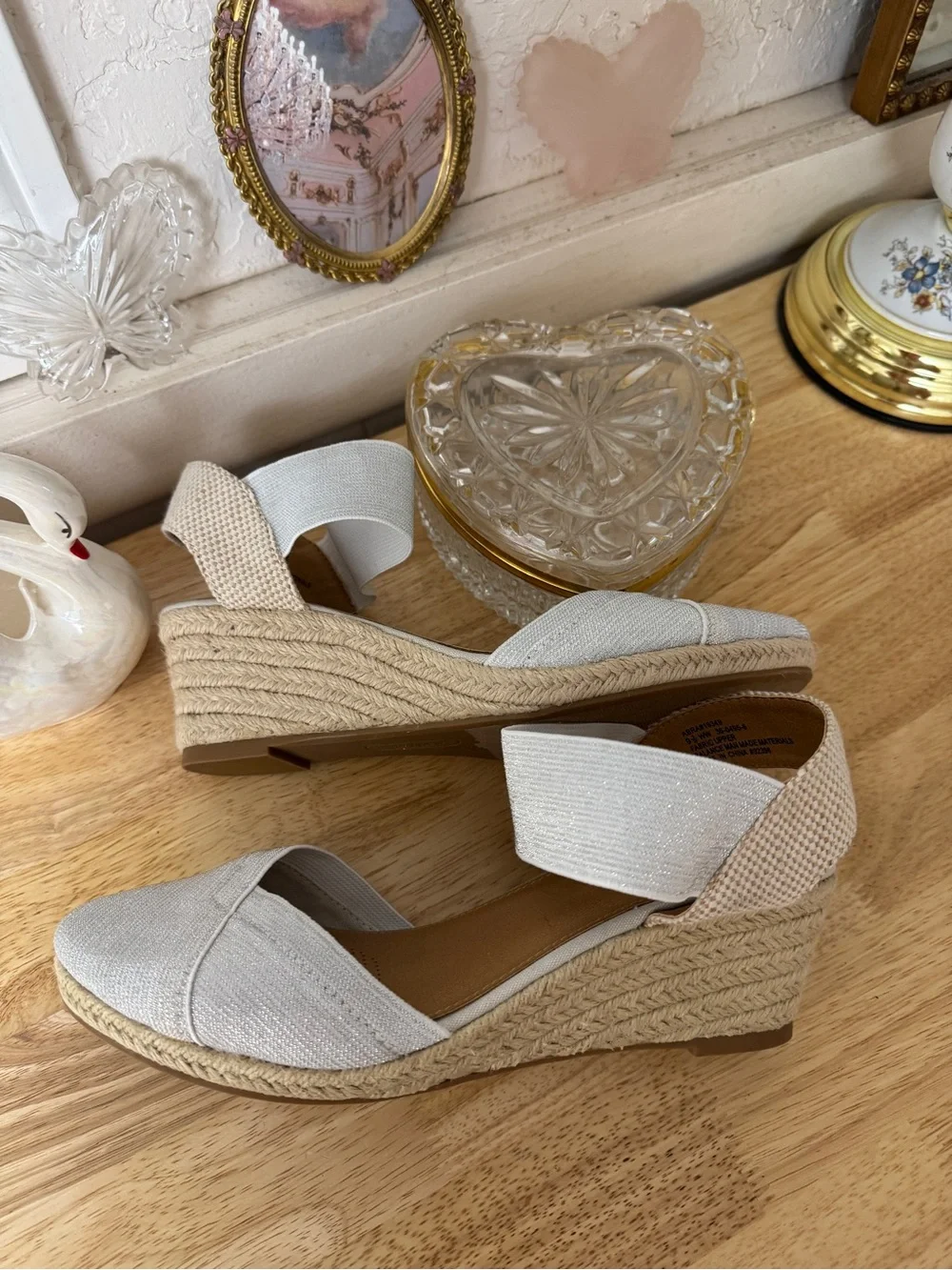 Comfortview shimmer espadrille wedge sandals size 9.5 stretchy comfort straps